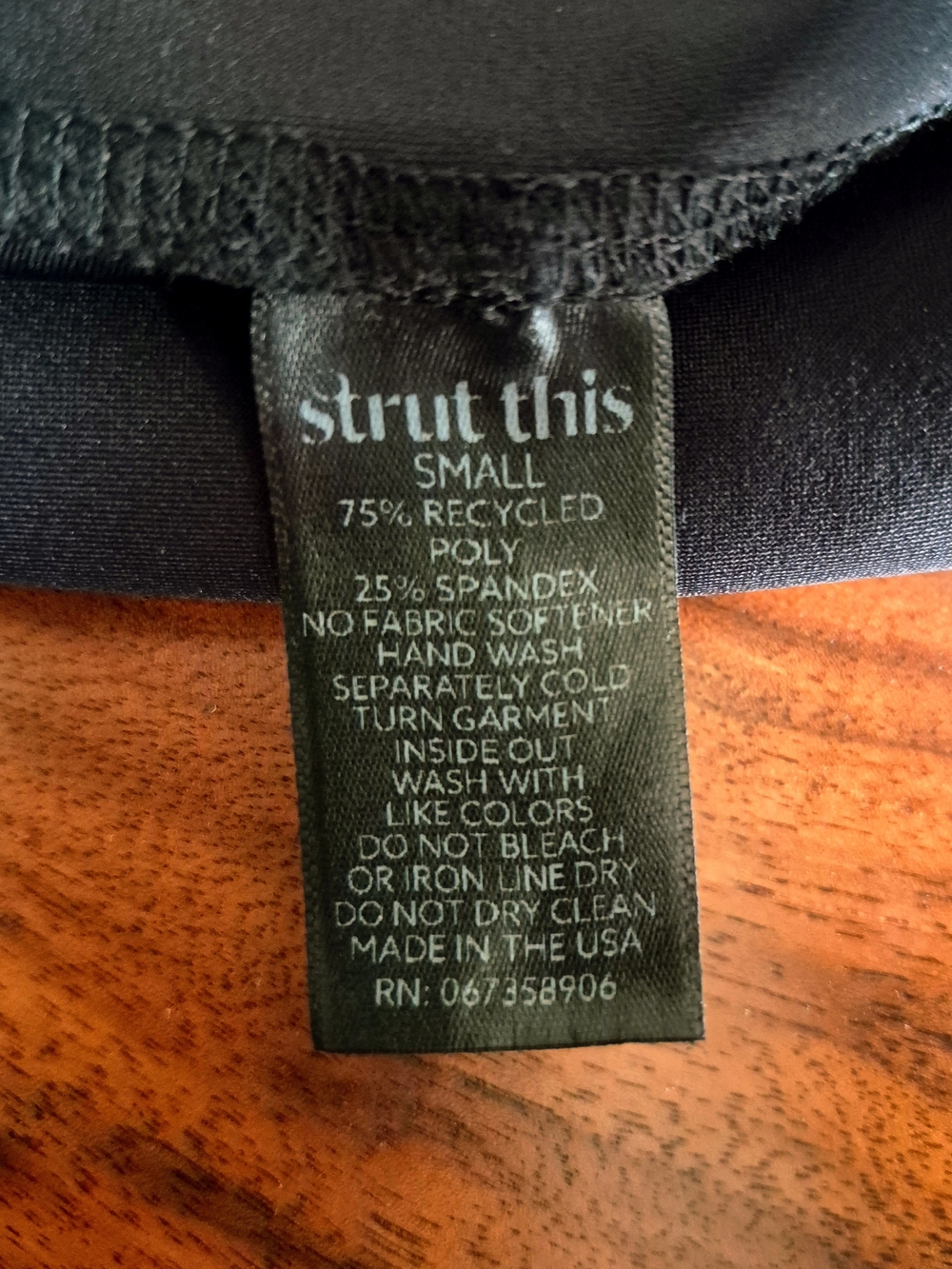 Strut This- Black Faux Leather Activewear Crop Top & High-Waist Leggings Set - Picture 5 of 5